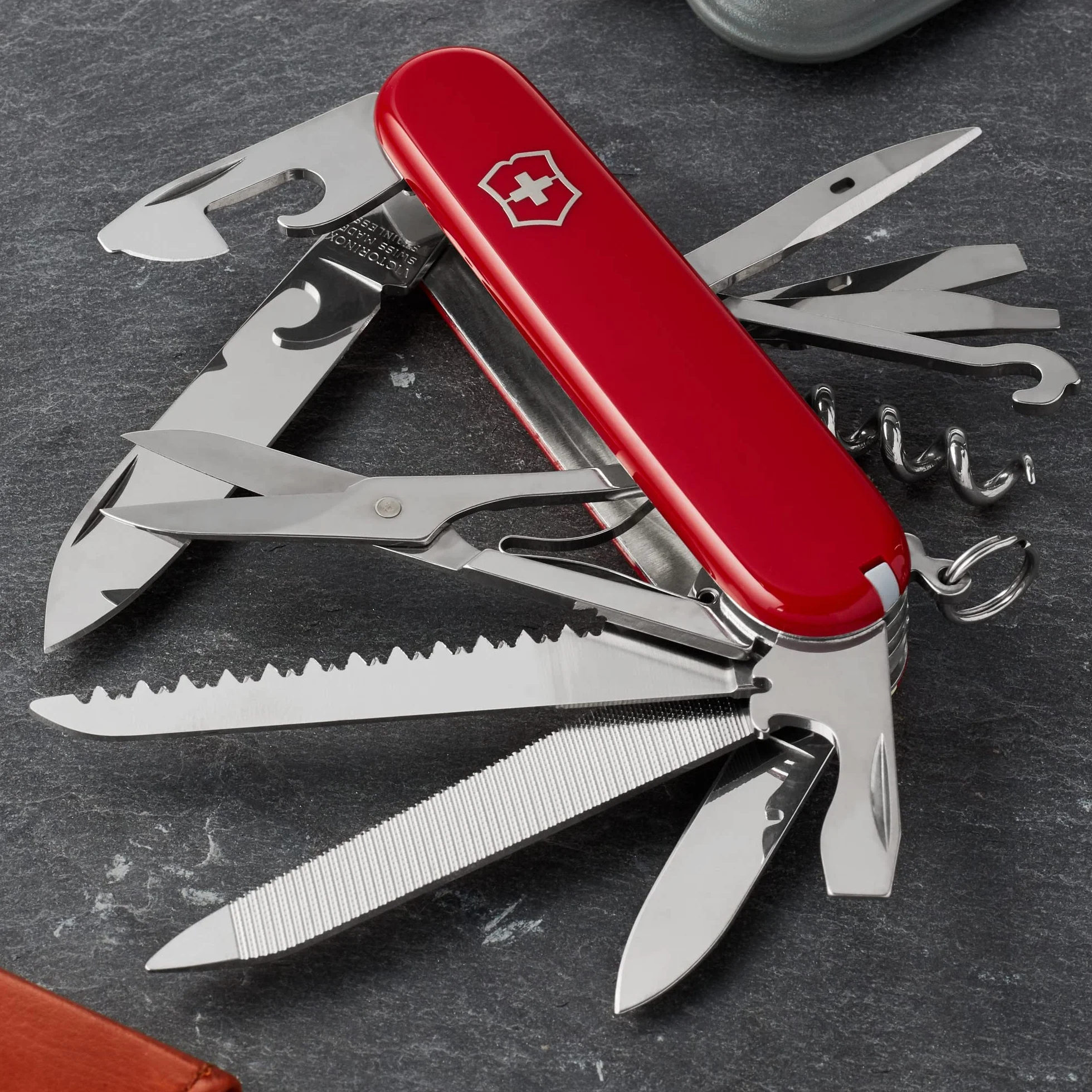 Victorinox Taschenmesser Ranger (21 Funktionen, Metallsäge, Holzmeissel, Schere, Holzsäge, Metallsäge, Klinge) rot