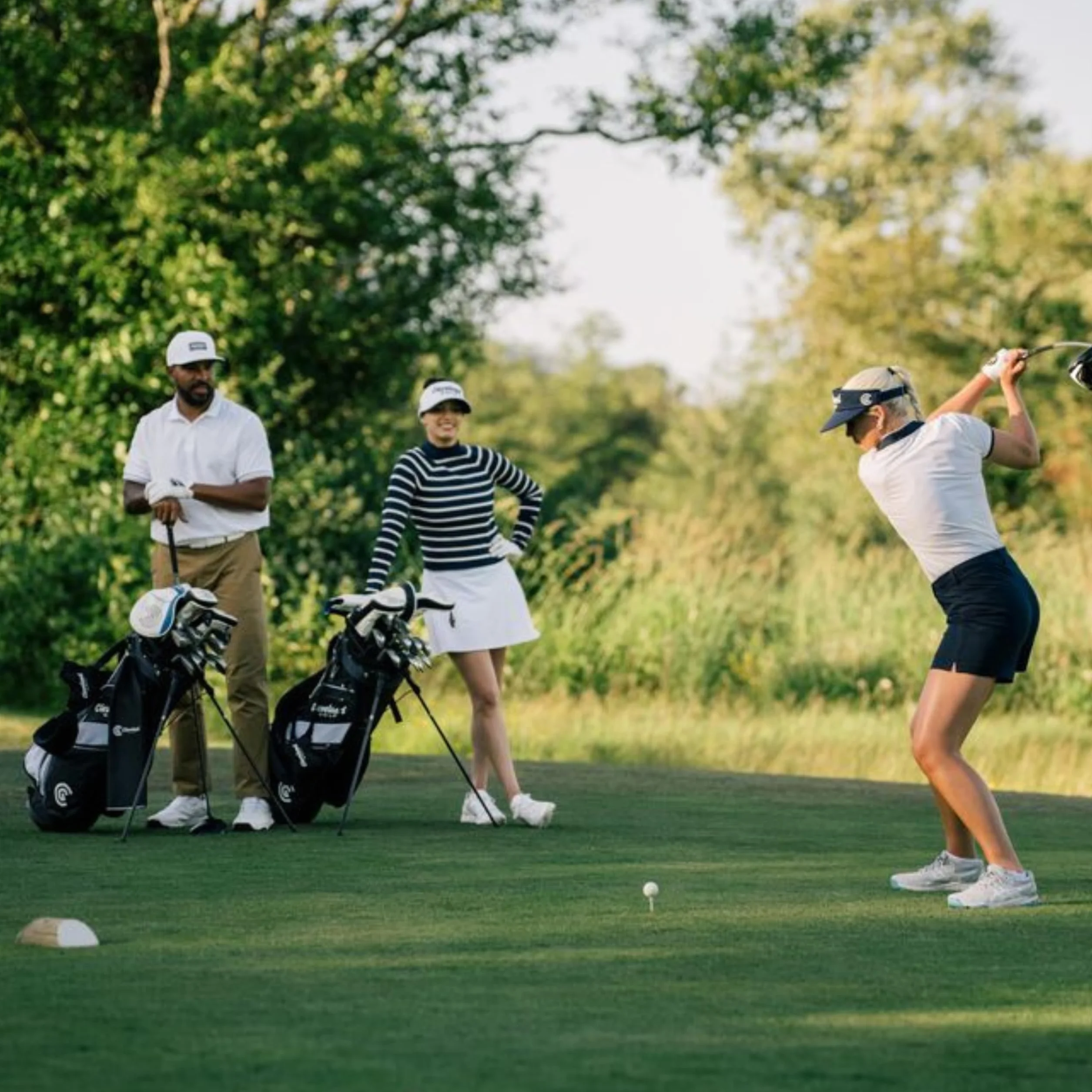 Srixon UltiSoft 4&5 - Piłka golfowa - Miękka w dotyku - Niska kompresja zapewniająca nierówny dotyk - maksymalna odległość - biała
