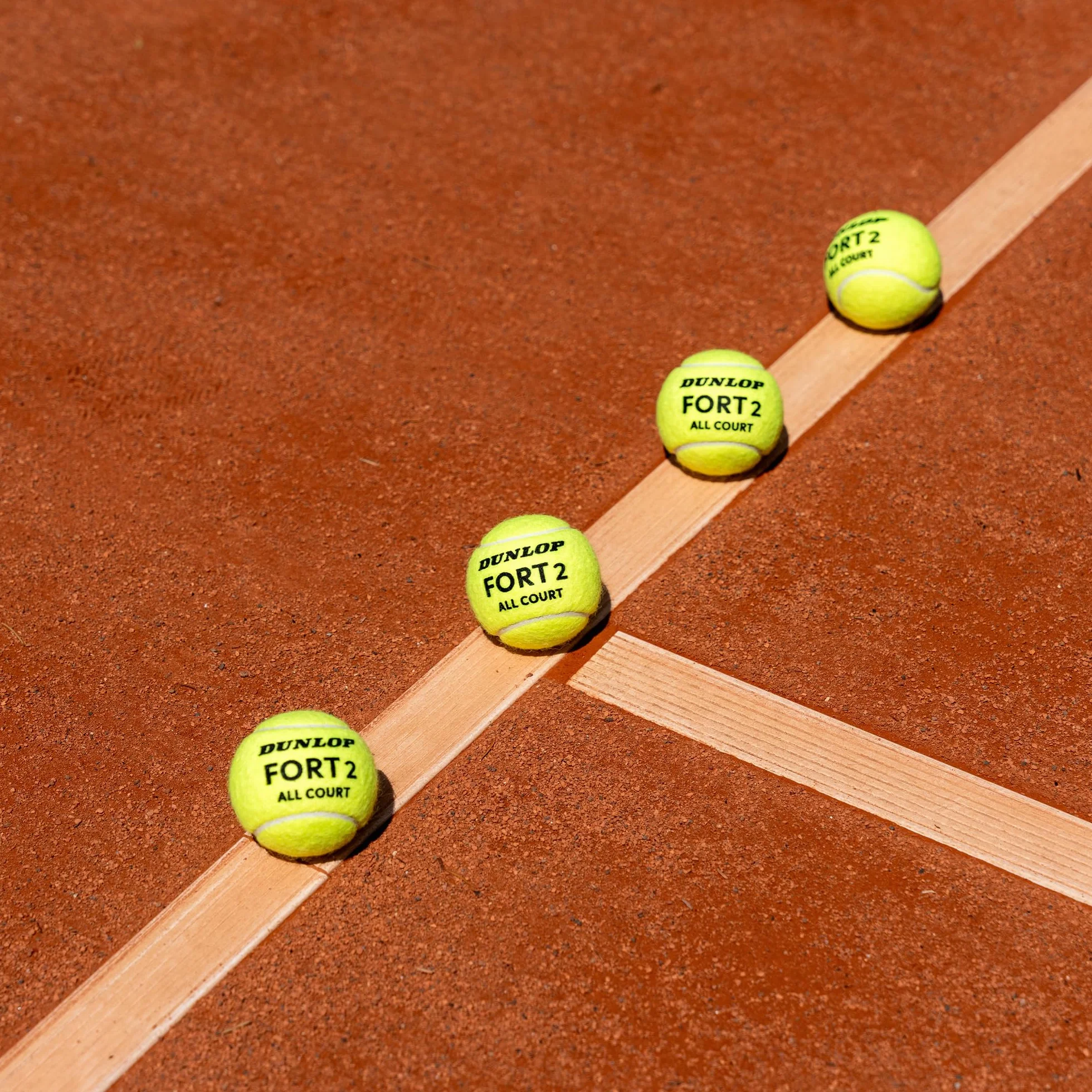 DUNLOP Piłka tenisowa Fort All Court TS – do piasku, twardego podłoża i trawnika (4 piłki)