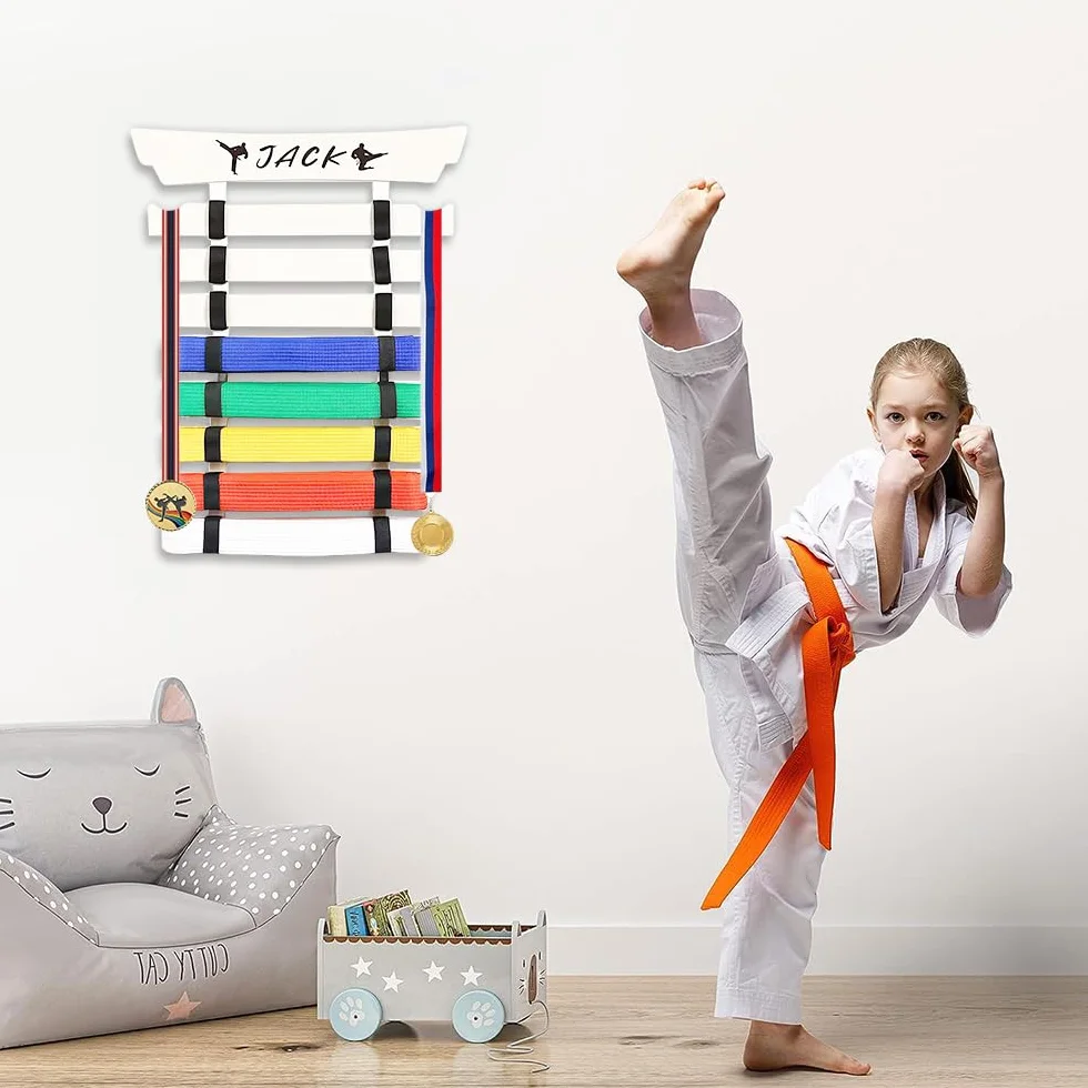 Uchwyt na paski do sztuk walki, uchwyt ścienny do paska do judo, na 8 pasów sztuk walki, Taekwondo do sztuk walki ekspozytor pasów do sztuk walki, karate