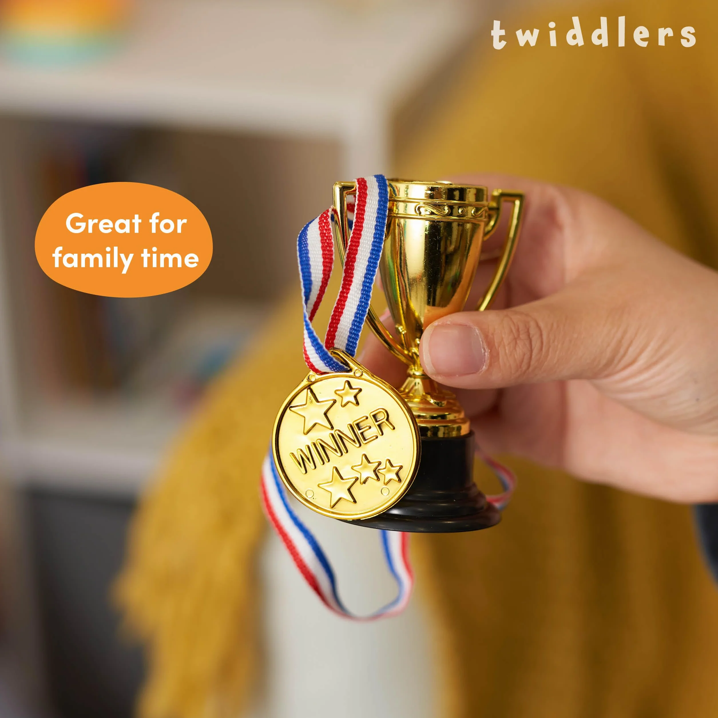 THE TWIDDLERS 24 monety trofea medale przyjęcie urodzinowe dzieci sport szkolny turniej Halloween