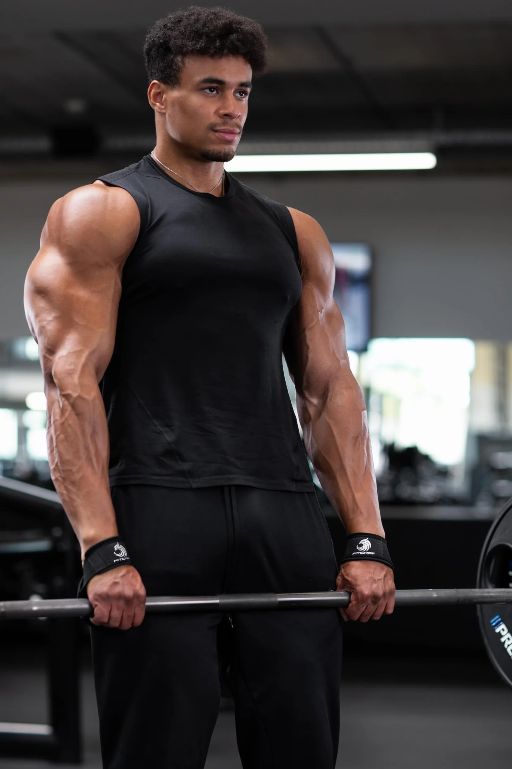 Fitgriff® Bandaże na nadgarstek + pomoc do rozciągania (zestaw 2 szt.) – do treningu siłowego, fitnessu, kulturystyki, podnoszenia ciężarów, siłowni, sportów siłowych – dla kobiet i mężczyzn