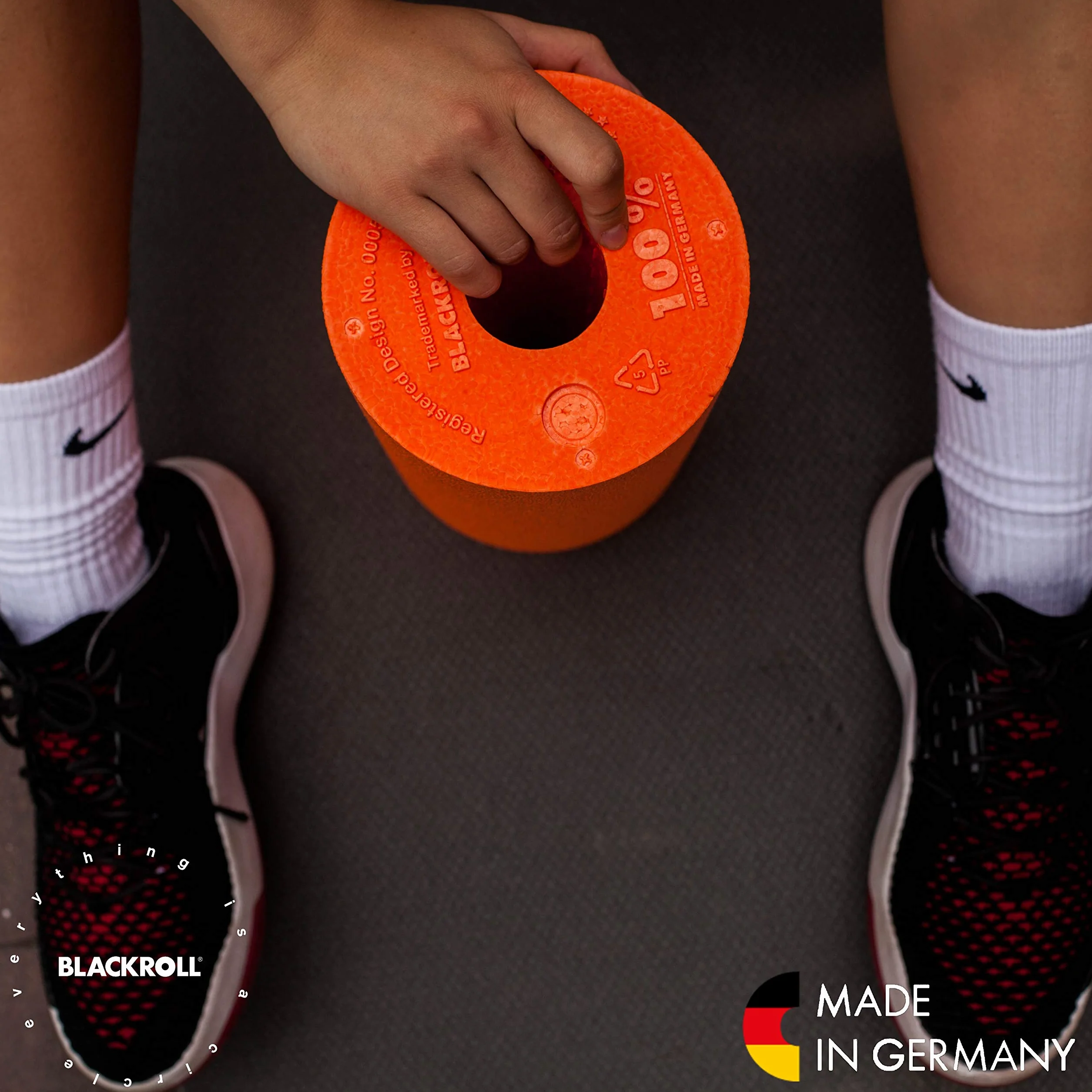 BLACKROLL® PRO wałek do masażu powięzi (30 x 15 cm), rolka fitness do intensywnych zastosowań, efektywna rolka do masażu do treningu funkcjonalnego, twardy stopień twardości, Made in Germany, szary