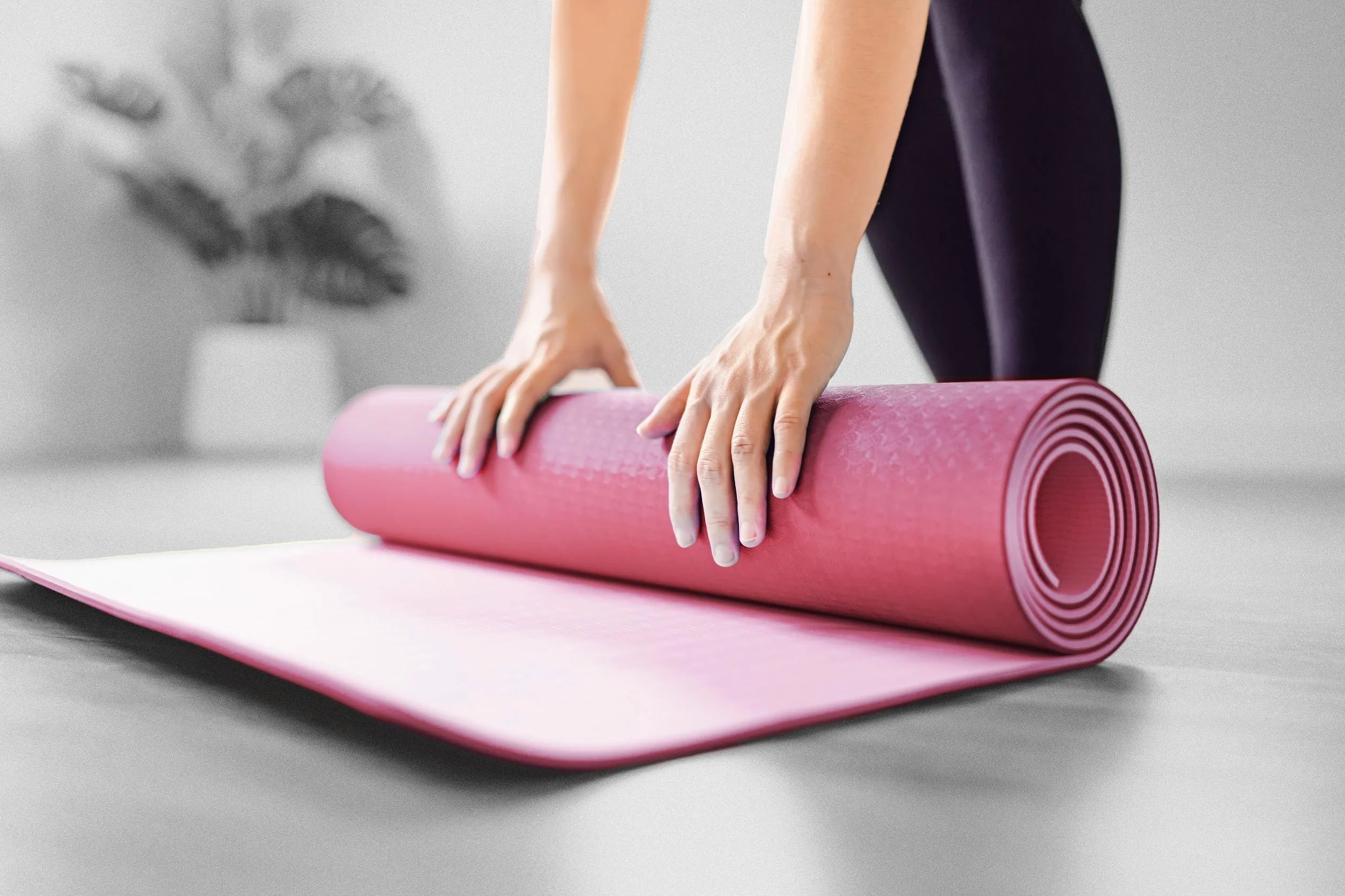 Fizyo Antypoślizgowa mata do jogi z torbą, TPE, mata gimnastyczna do pilatesu, treningu, fitnessu, wyściełana i antypoślizgowa, bardzo cienka 0,6 cm, 183 x 61 cm, z pasem transportowym i torbą
