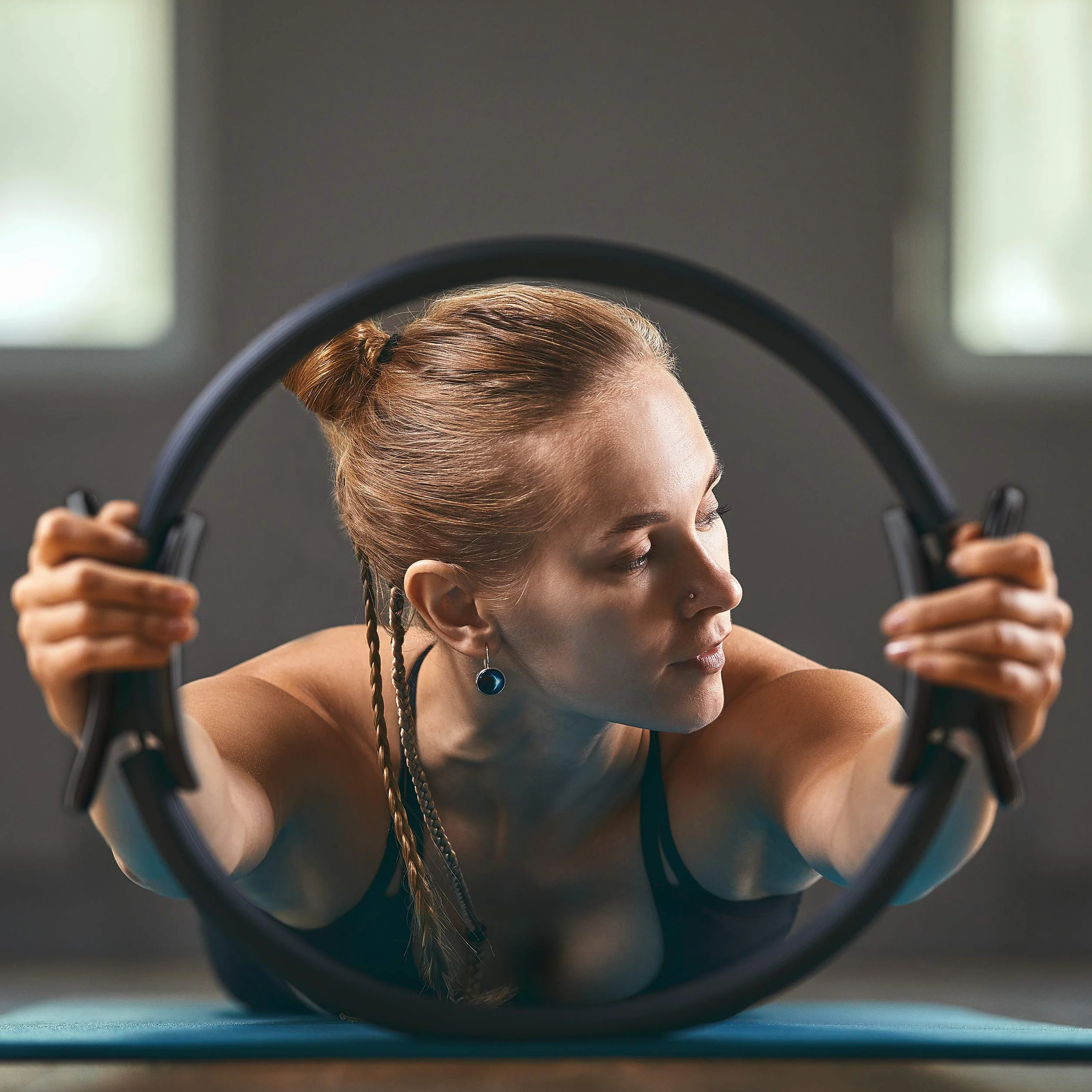 Kółko do Pilates Giętka Obręcz Włókno Szklane Pianka 37 cm Czarna