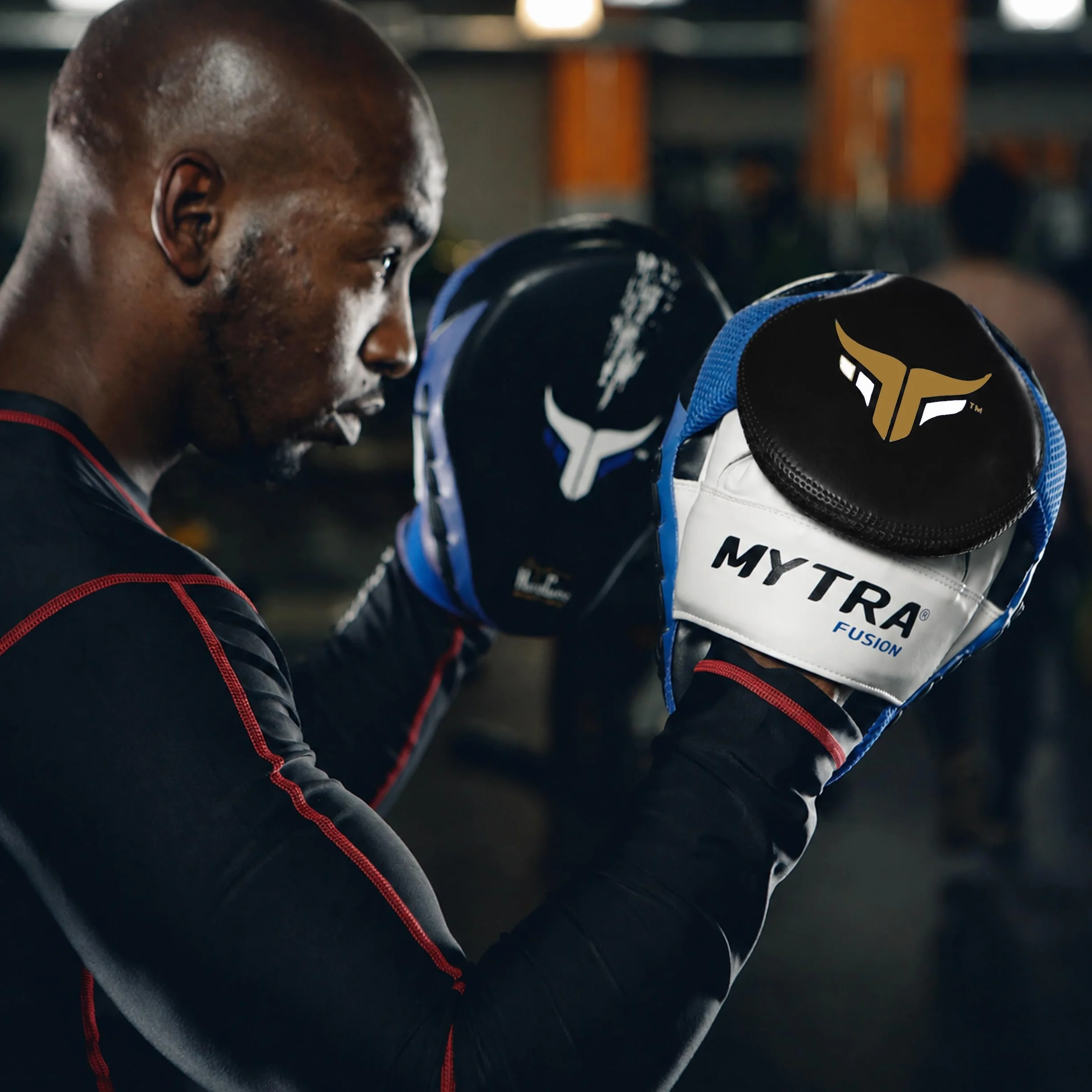 Mytra Fusion Curved Focus Pads Hook & Jab Mitts Strike Pads Boxing Pads Muay Thai MMA Kickboxing Punching training Pads Focus pad training punching sparring pads Training Pads