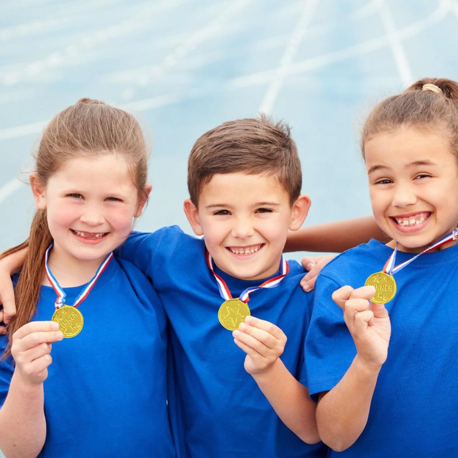 100 sztuk medali sportowych: medale zwycięzcy, zestaw medali dla dzieci, złote medale dla dzieci, super medale, pamiątki z gier urodzinowych dla dzieci, cade