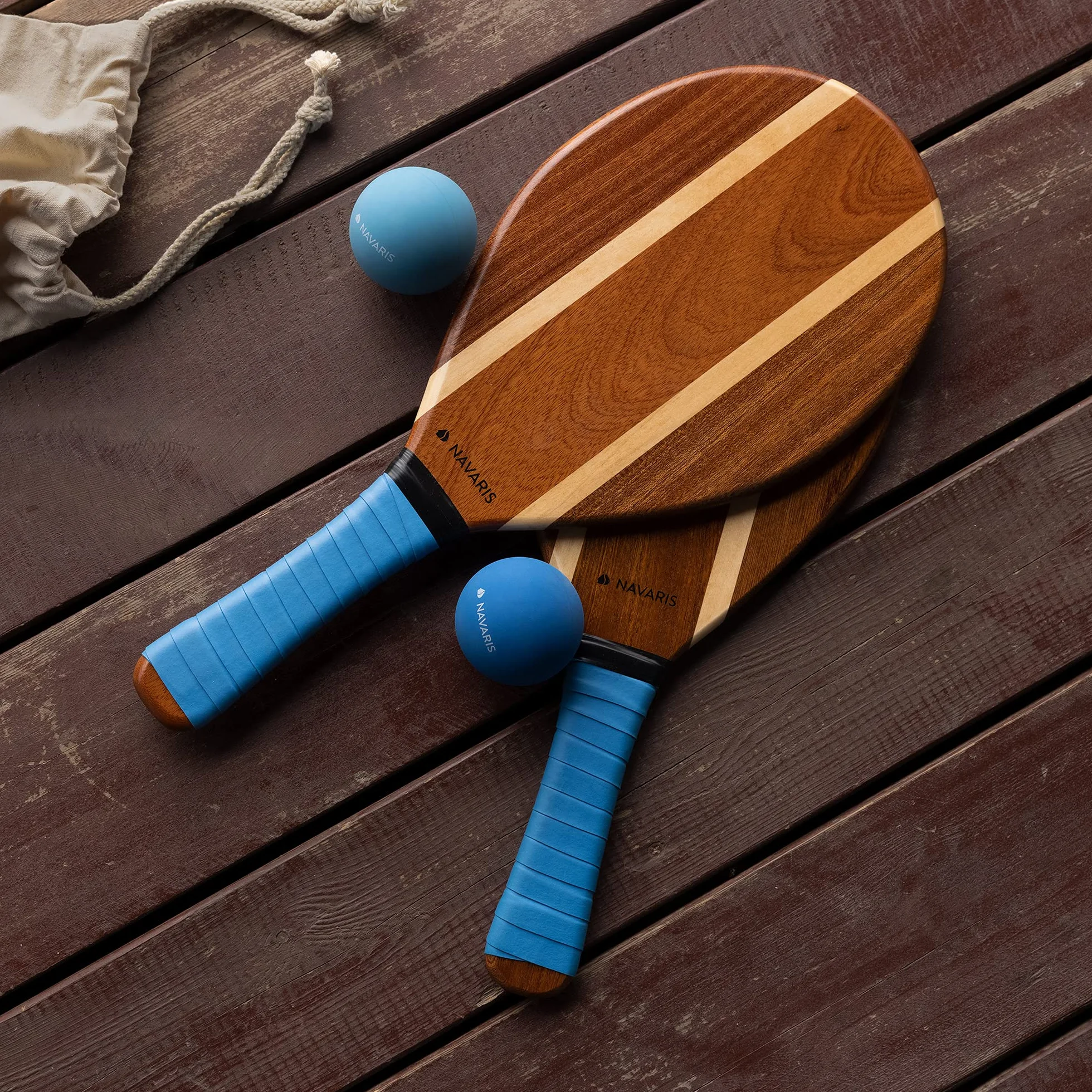 Navaris Zestaw do tenisa plażowego z piłkami – gra w beachtennis dwie wysokiej jakości rakietki do matkotu z drewna – Frescobol Paddle – piłka plażowa kij drewniany