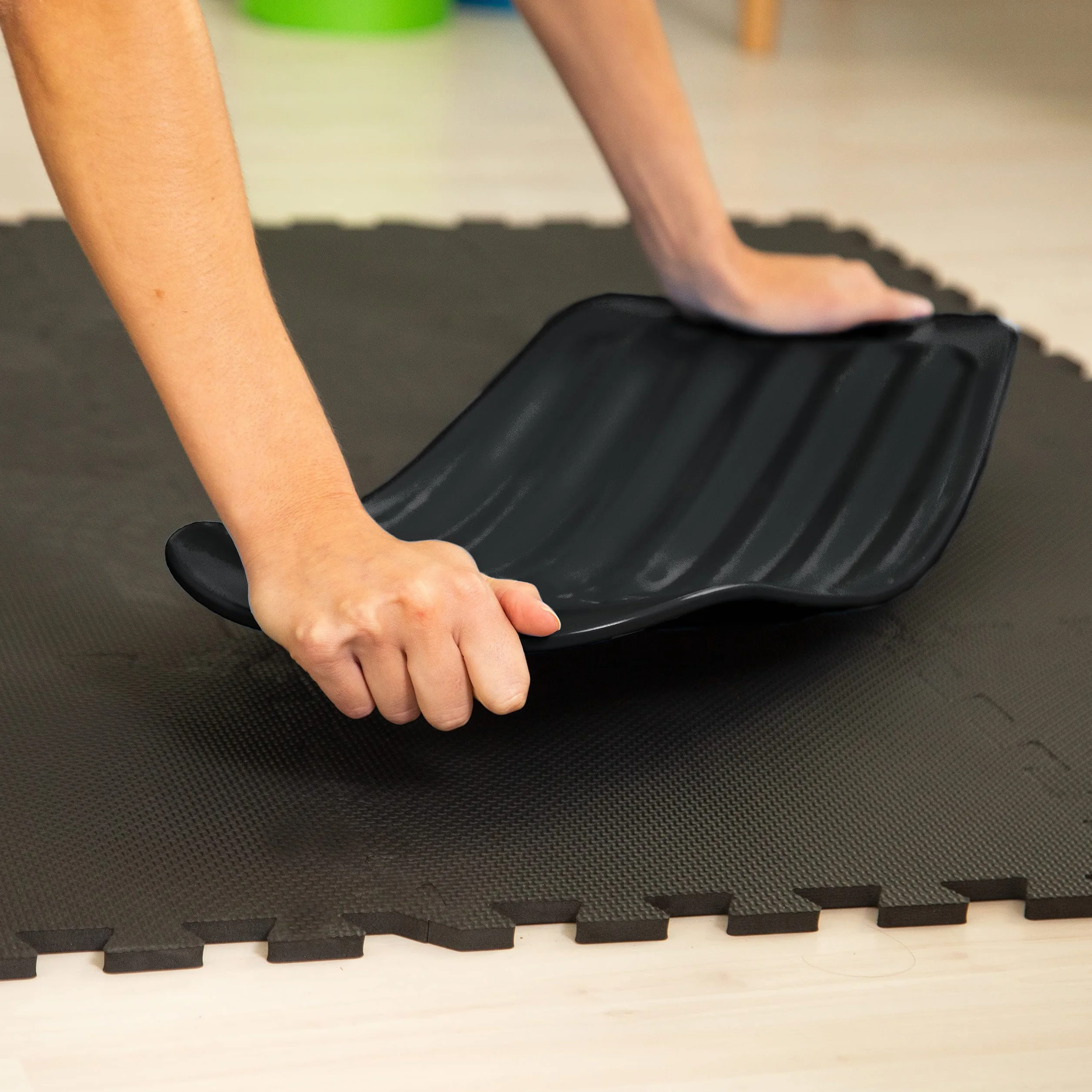 Relaxdays Twist Board, poręczna deska do balansowania do treningu całego ciała, obciążalna deska XL do 150 kg, niebieska
