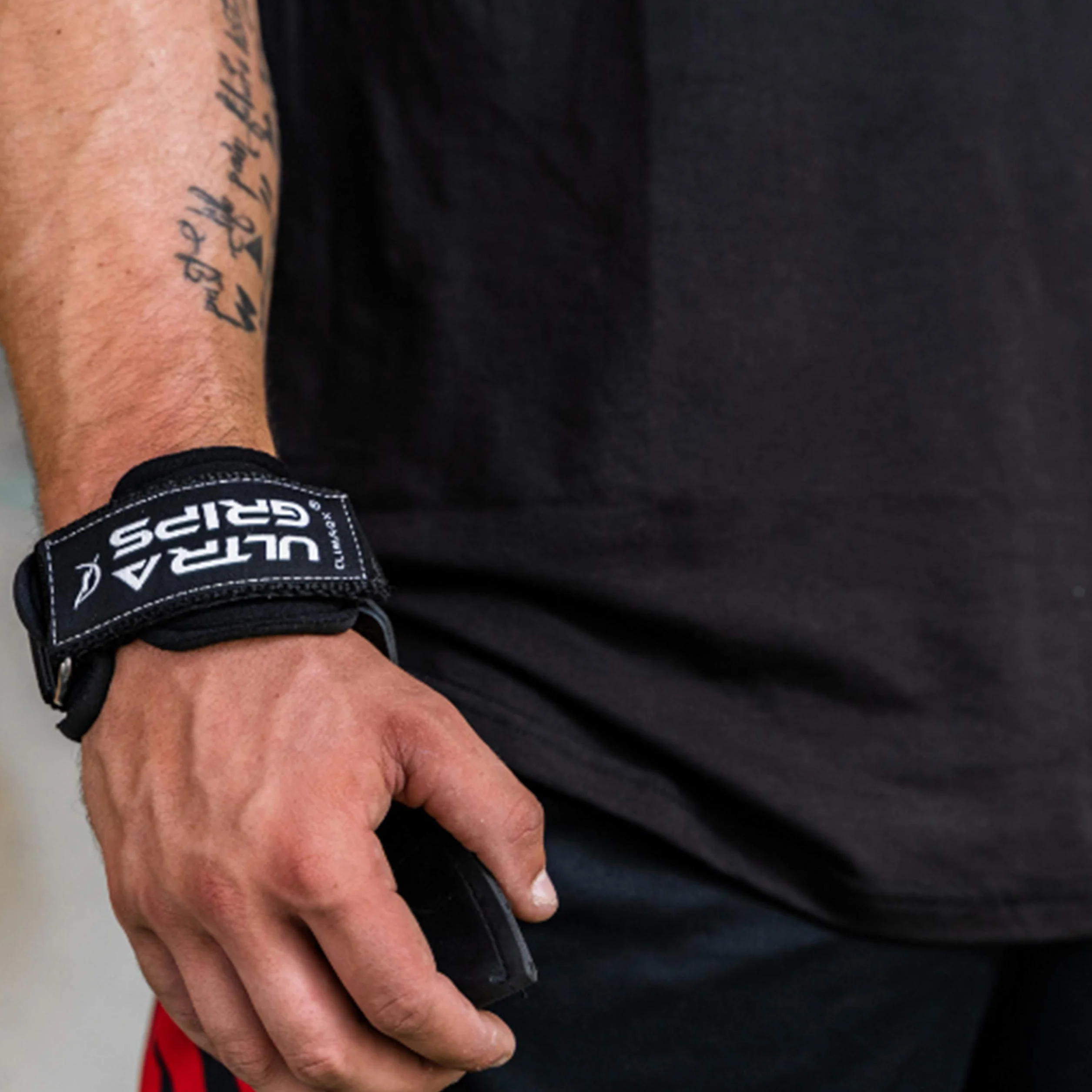 Ultra Grips profesjonalne paski do podciągania | paski do fitnessu, kulturystyki i trójboju siłowego | zintegrowany bandaż na nadgarstek | model 2020