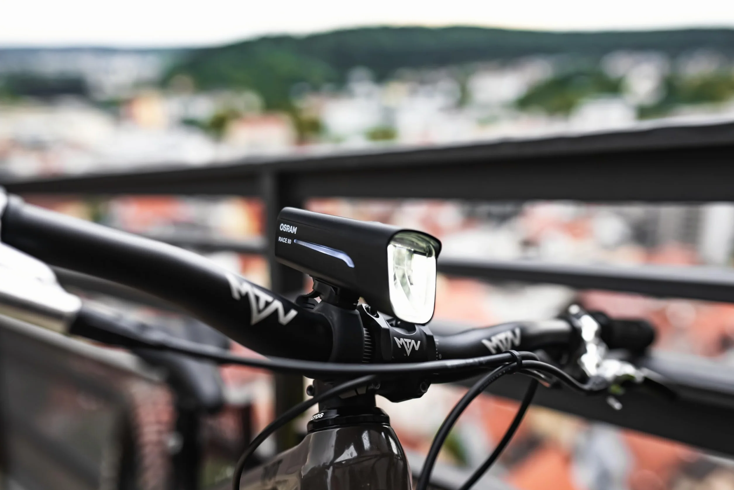 OSRAM LEDsBIKE RACE 80 SET, zestaw akumulatorowych lampek rowerowych LED, 80 luksów