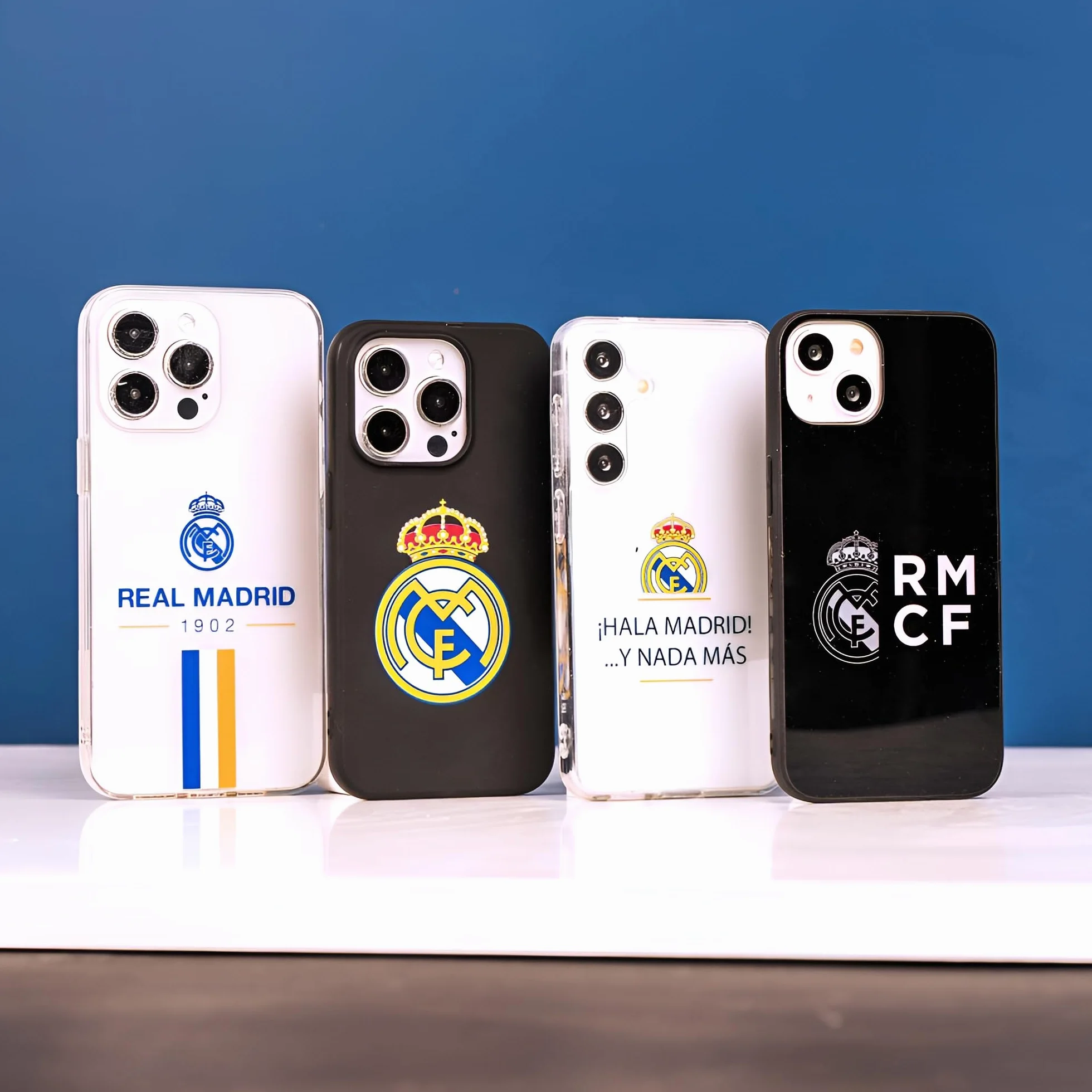 Real Madryt iPhone 15 Case! Niespokrewniony, aby chronić Twój telefon komórkowy. Oficjalnie licencjonowana elastyczna warstwa silikonowa Real Madryt