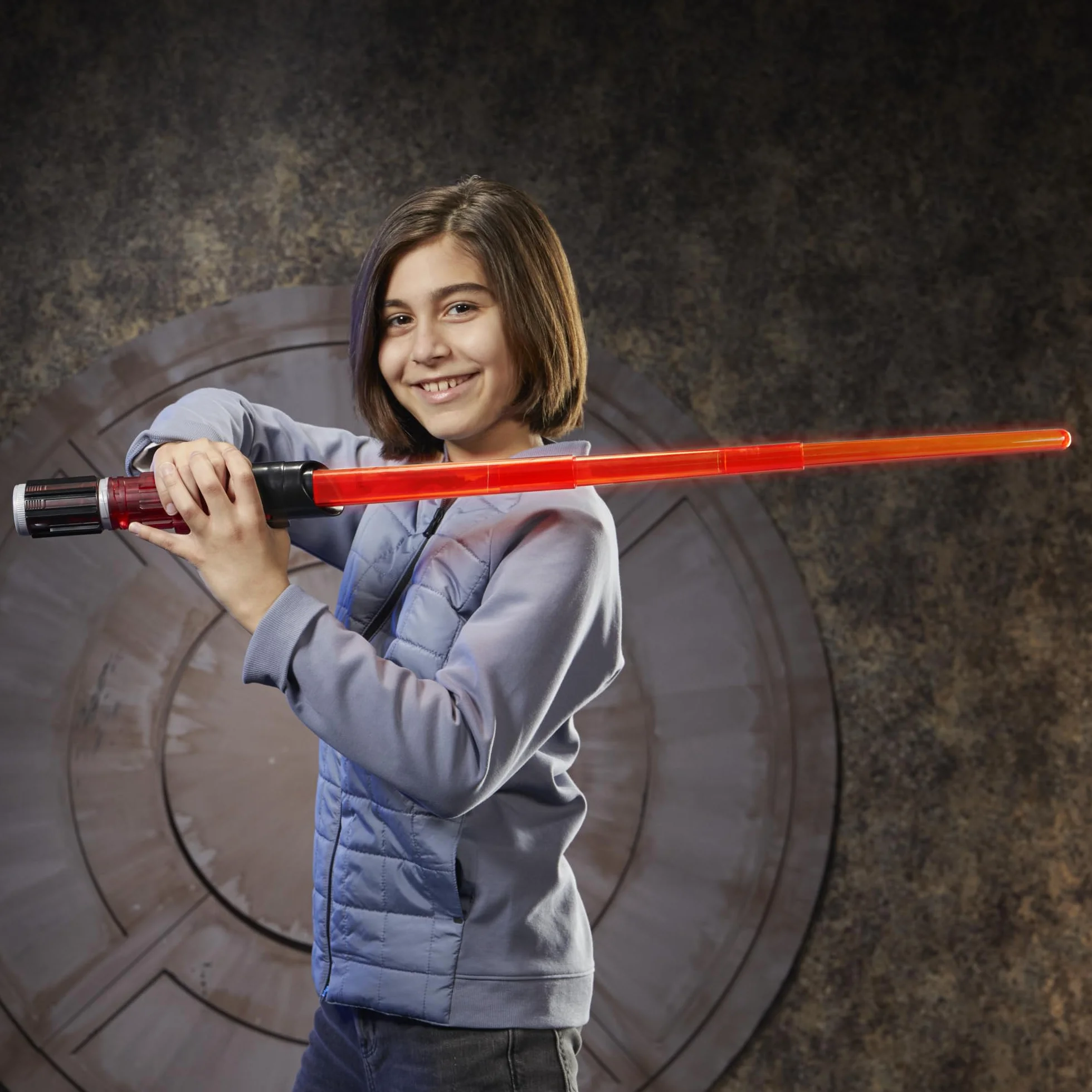 Star Wars Lightsaber Forge Kyber Core, Darth Vader, czerwony konfigurowalny elektroniczny miecz świetlny