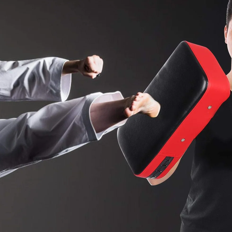 Podkładka ze skóry PU, zagęszczona treningowa noga bokserska Sanda, trening docelowy, tajski pad kick focus, wyposażony w wysoce elastyczny pas kompresyjny (czerwony)