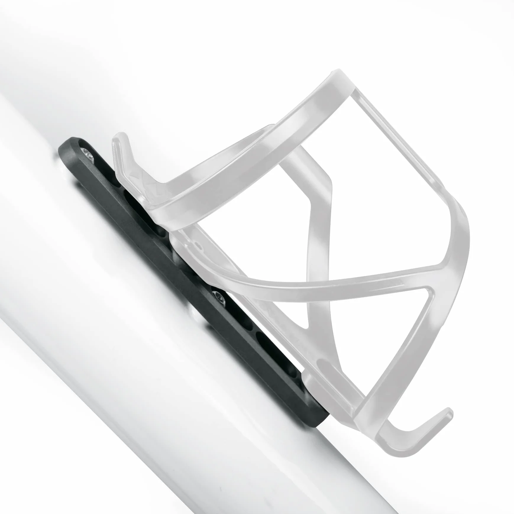 SKS GERMANY CAGE SHIFTER adapter do klatki na butelki (adapter rowerowy do małych geometrii ramy, do przesuwania otworów w klatce na butelki, płaska i niepozorna konstrukcja, poliwęglan).