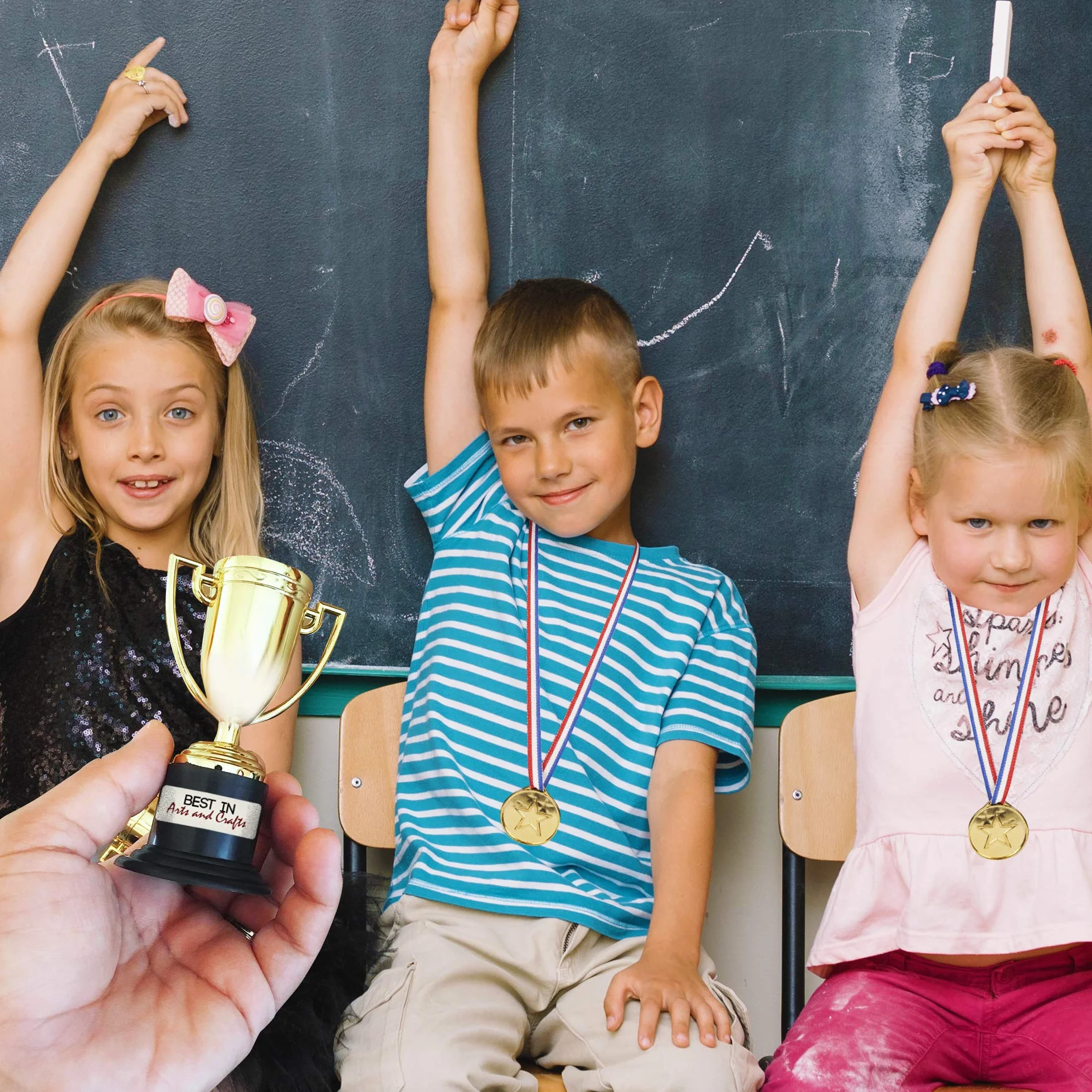 THE TWIDDLERS 24 monety trofea medale przyjęcie urodzinowe dzieci sport szkolny turniej Halloween