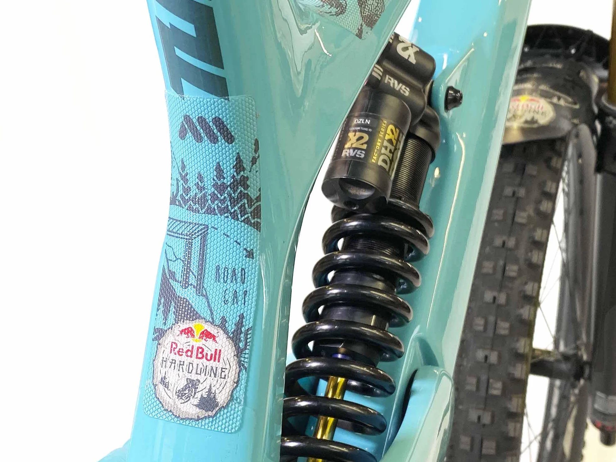 All Mountain Style AMS High Impact Frame Guard Extra - Chroni rower przed zarysowaniami i wgnieceniami, Red Bull Hard Grey