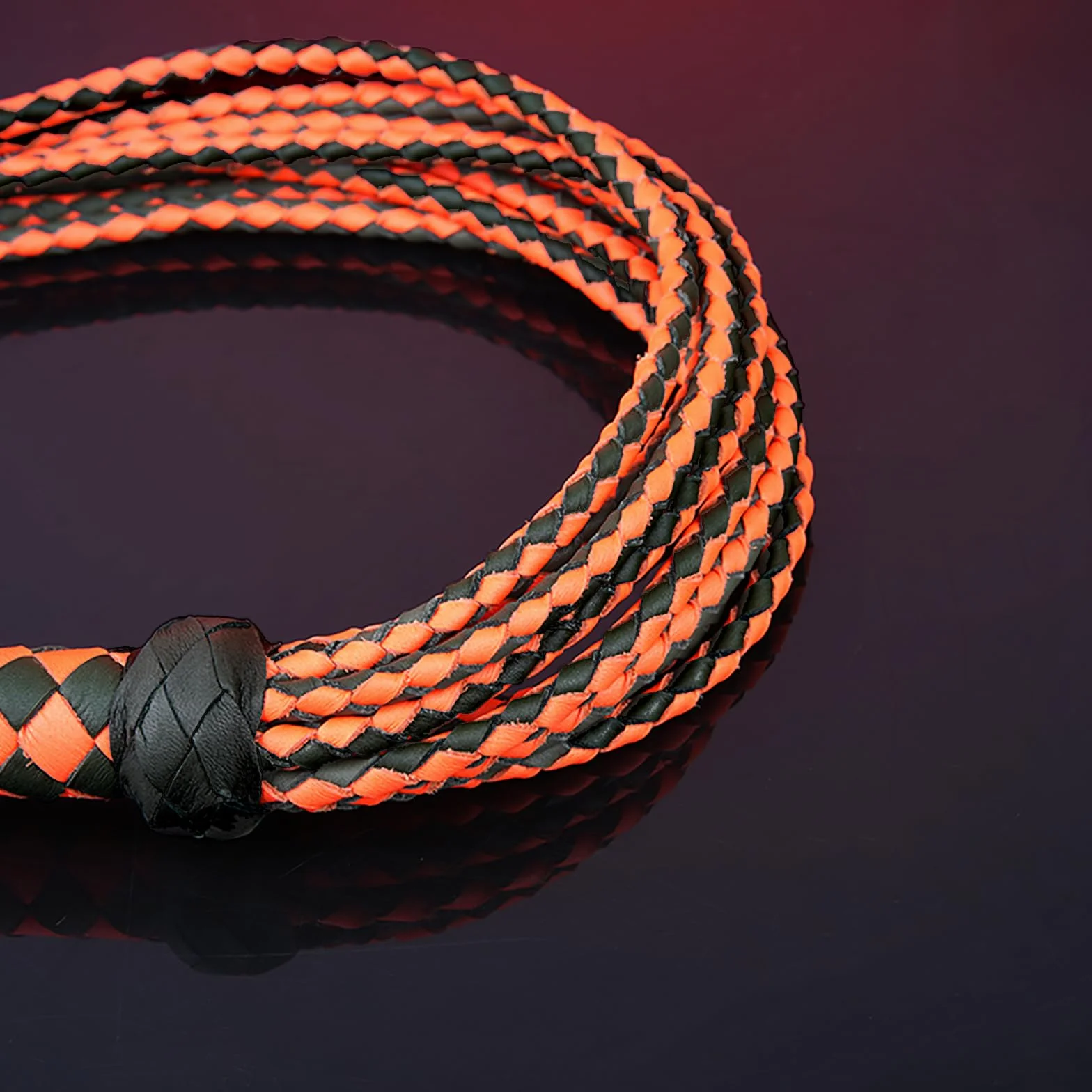 Skórzany bicz Cat-O'-Nine-Tails Whip, uchwyt 23 cm, ogon 59 cm, ręcznie robiony, czarny