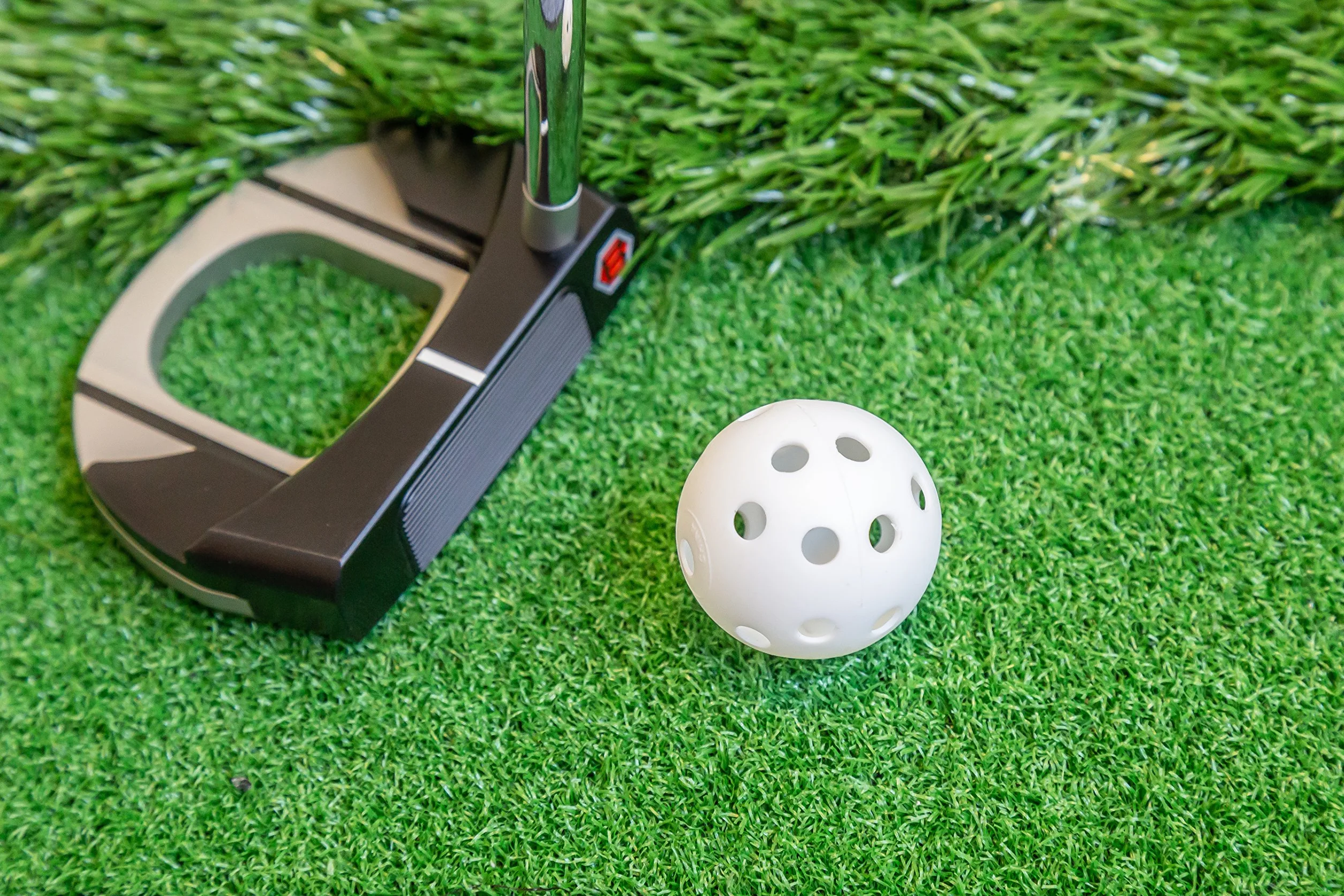 Longridge Golf Airflow piłki białe opakowanie 12 sztuk