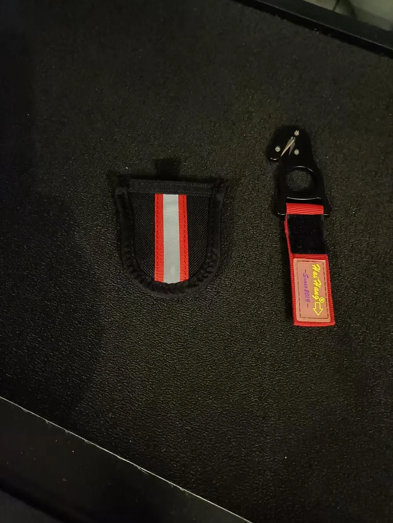Haihong Kitesurfing Harness Hook Safety Knife with Pocket SK14 Black/Red