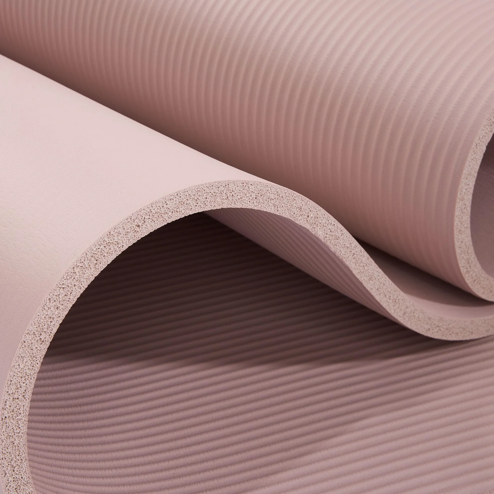 HyperMotion Mata do Ćwiczeń Fitness i Jogi NBR 183x61x1,5 cm Brudny Róż, Antypoślizgowa 15 mm, z Paskiem do Ćwiczeń i Przenoszenia, Gruba Mata do Jogi, Pilates i Stretchingu