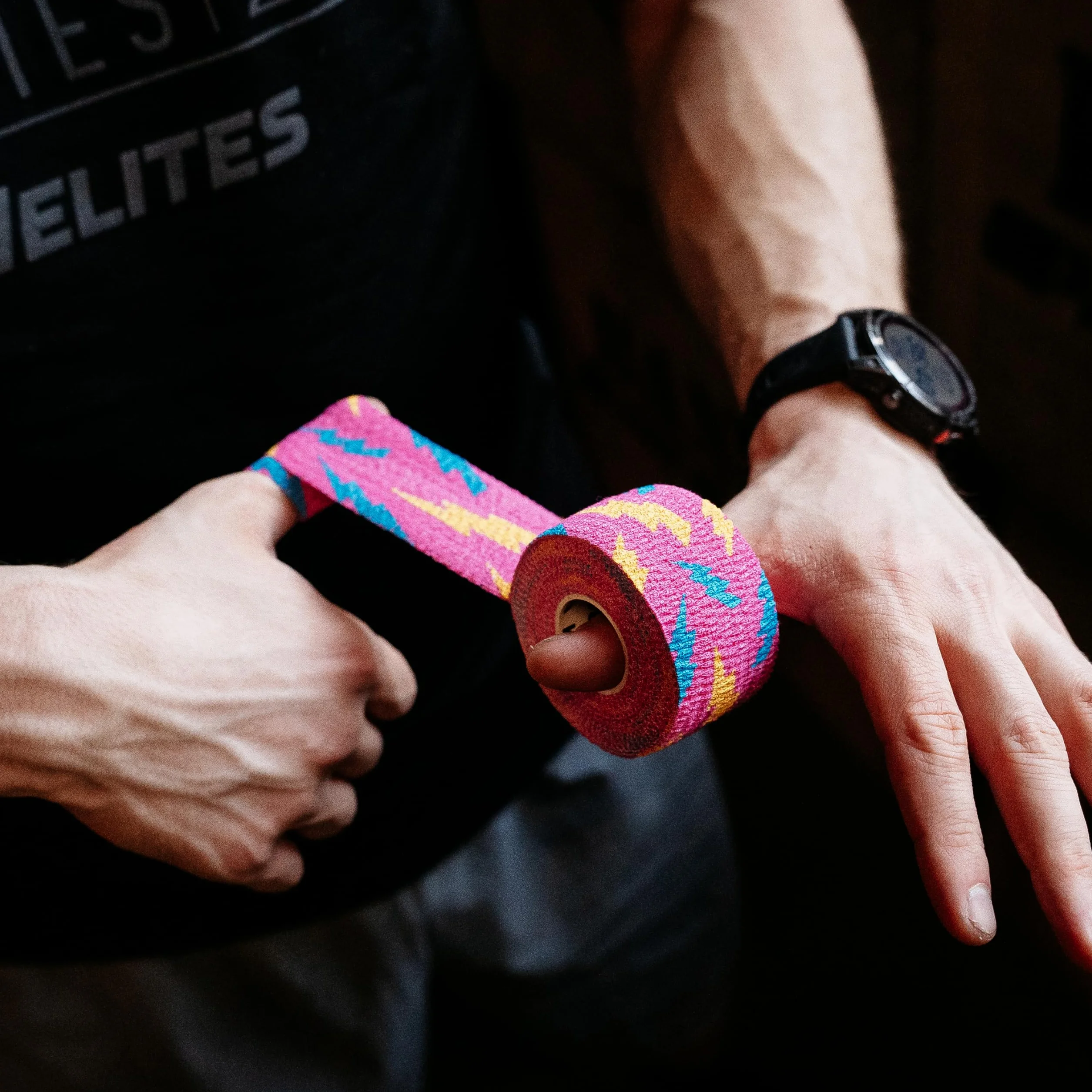 WARM BODY COLD MIND 1,5" Premium Lifting Thumb Tape for Weightlifting – Hook Grip for Powerlifting, Strength Training Deadlift, WeightLifting, Athletic Finger Wrap
