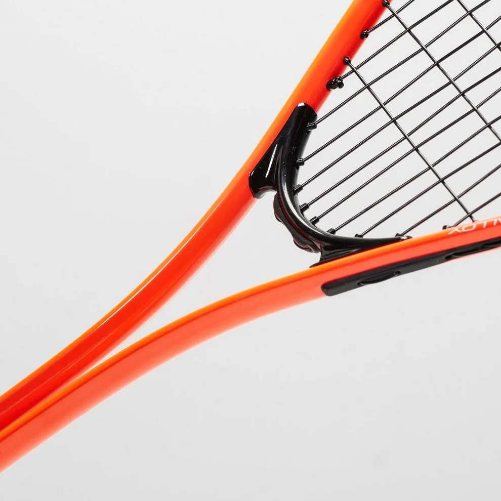 Wilson WRT913100 zestaw startowy do squashingu, w zestawie: 1 rakietka Impact Pro 300, 2 piłki, 1 butelka na wodę i 1 torba, czerwony/czarny, WRT913100