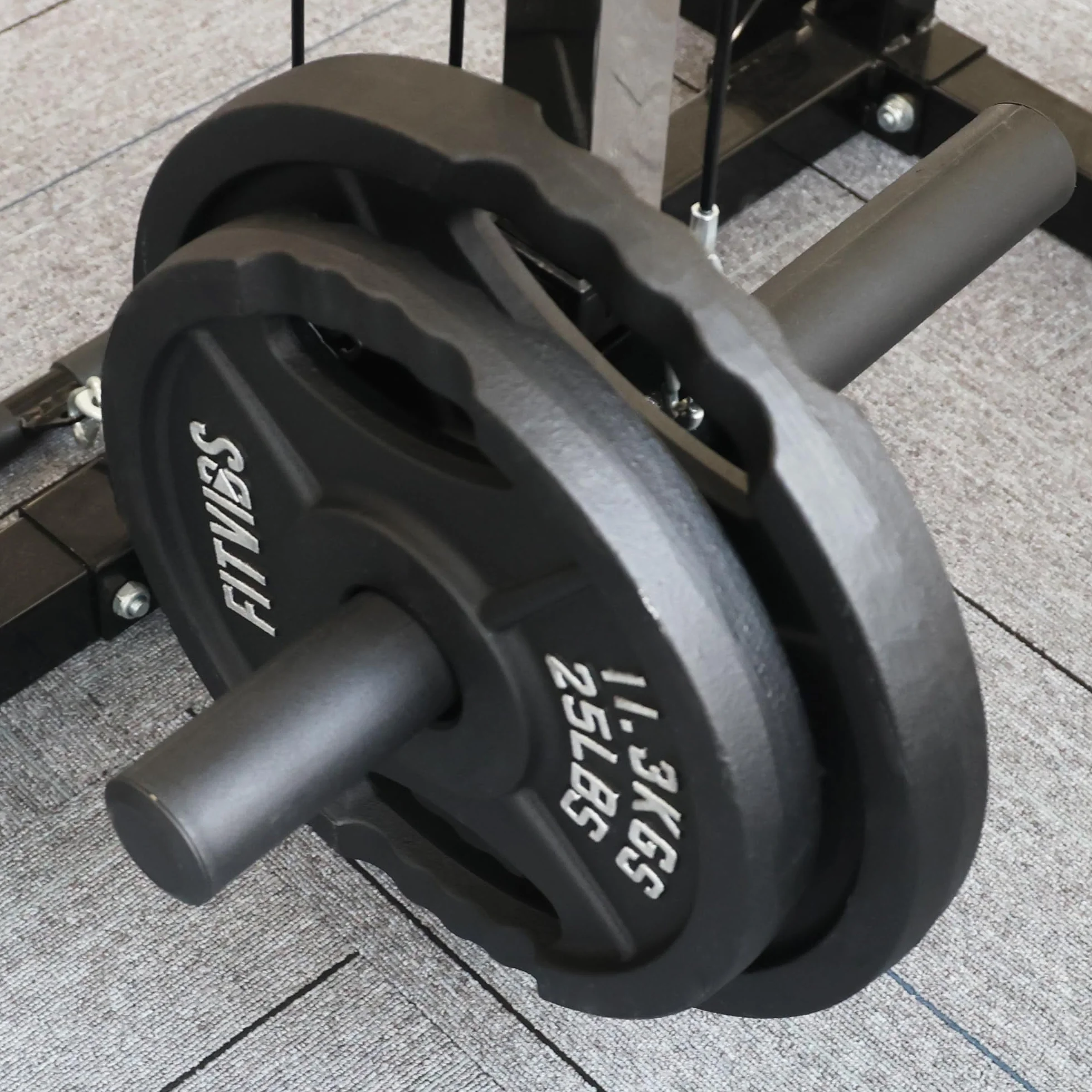 Signature Fitness Olympic 2-calowy żeliwny talerz obciążający do treningu siłowego i podnoszenia ciężarów, styl z dwoma otworami, zestaw 15,9 kg
